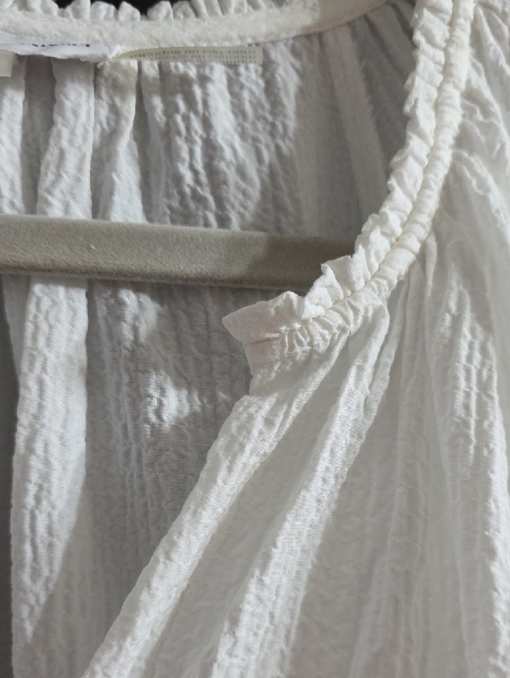 Calvin Klein Womens Blouse White V-Neck Peasant Style Lightweight Flowy Sz L EUC - Picture 3 of 11